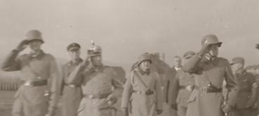 Preview: 11 alte Negative - Generäle, Offiziere schreiten angetretene Soldaten ab - Übergang Reichswehr - Wehrmacht